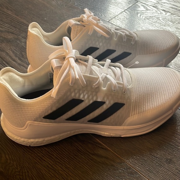 Adidas women’s runners - Picture 1 of 5